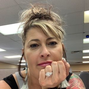 Meet your Posher, Shannon